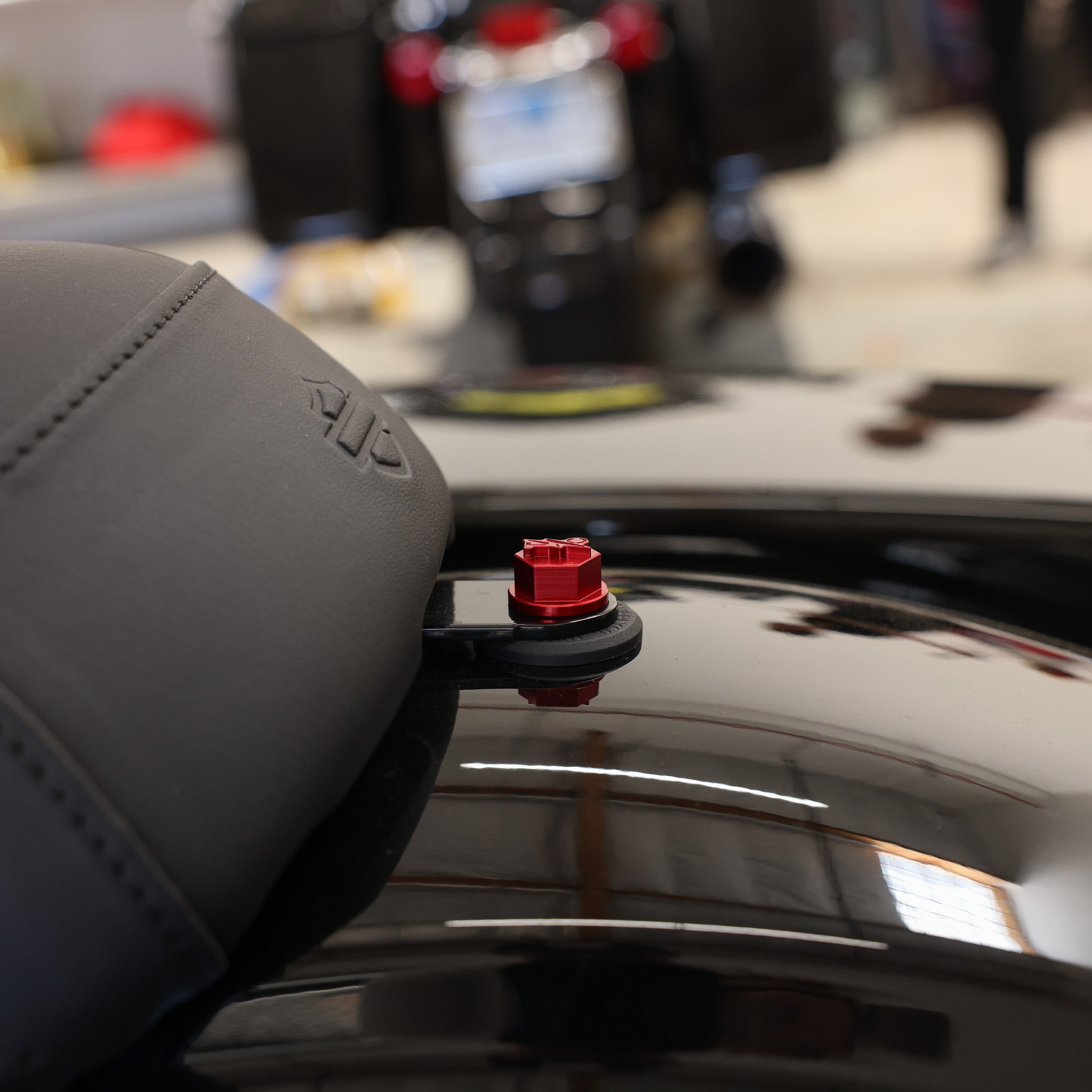 Thrashin Supply ボルト シートスクリュー&キーホルダー レッド TSC Bolt Seat Screw - Red – Thrashin Supply