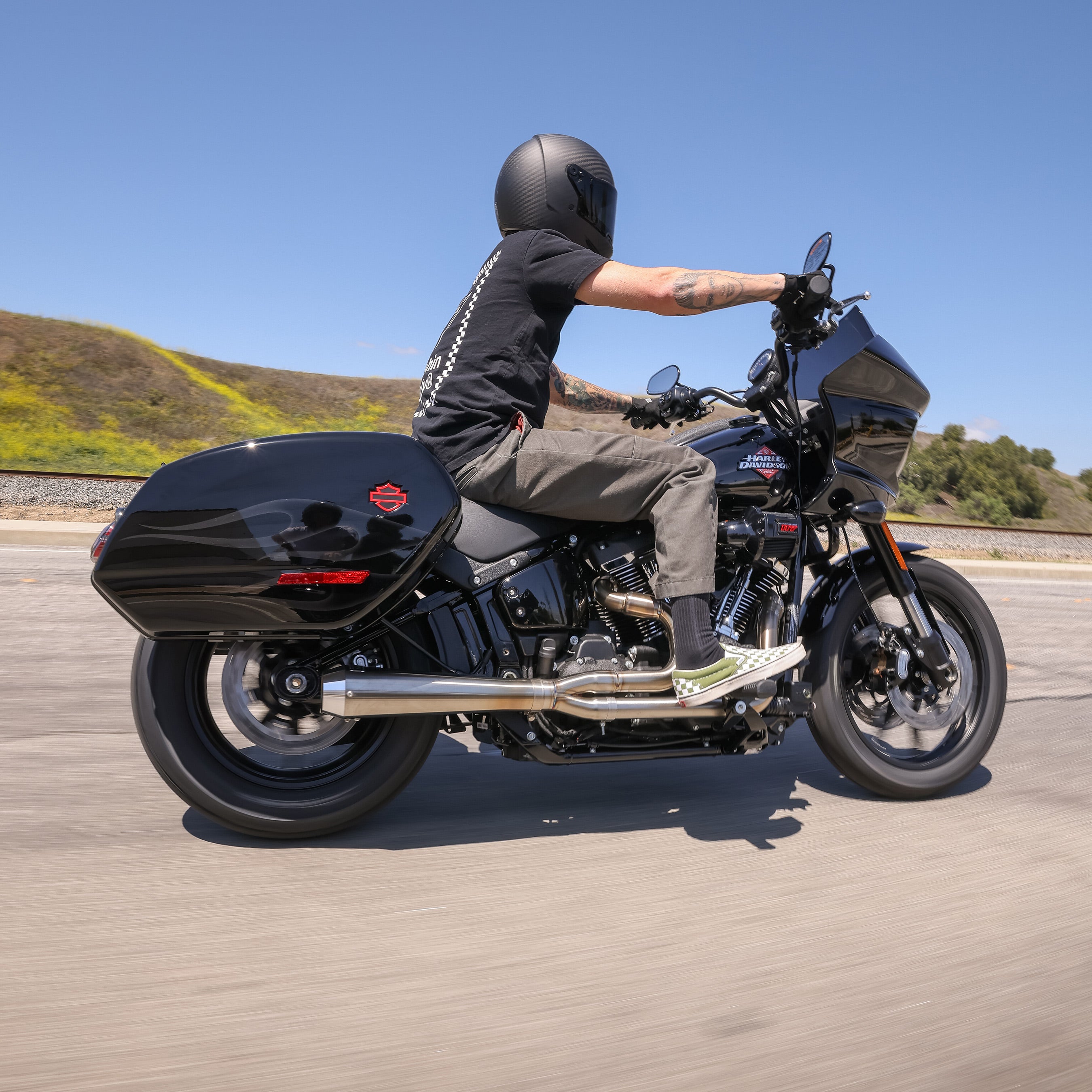 THRASHIN Anti-Reversion Exhaust System - M8 Softail | Straight-Out