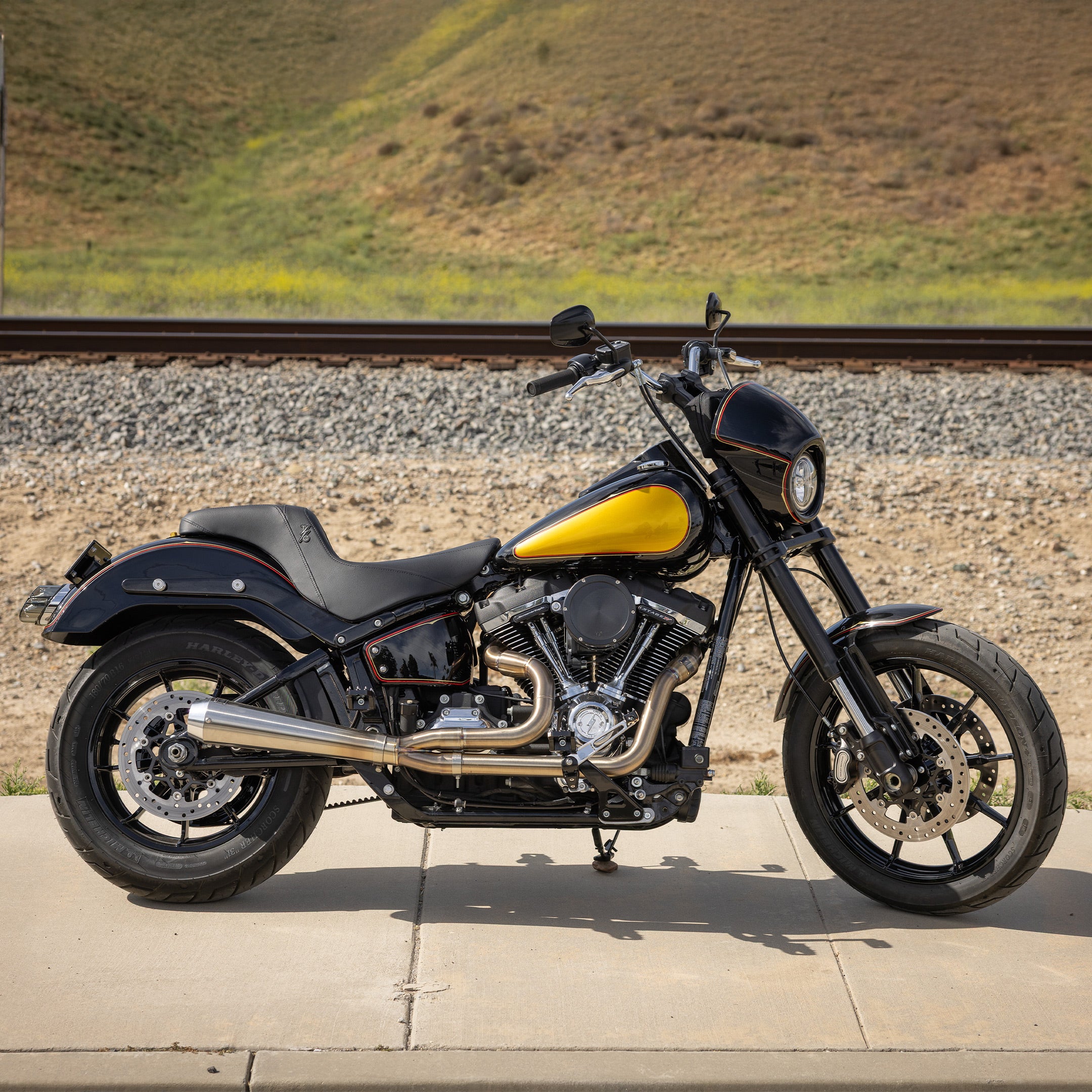 Thrashin Supply® X Saddlemen® Step-Up™ Seat For Harley-Davidson