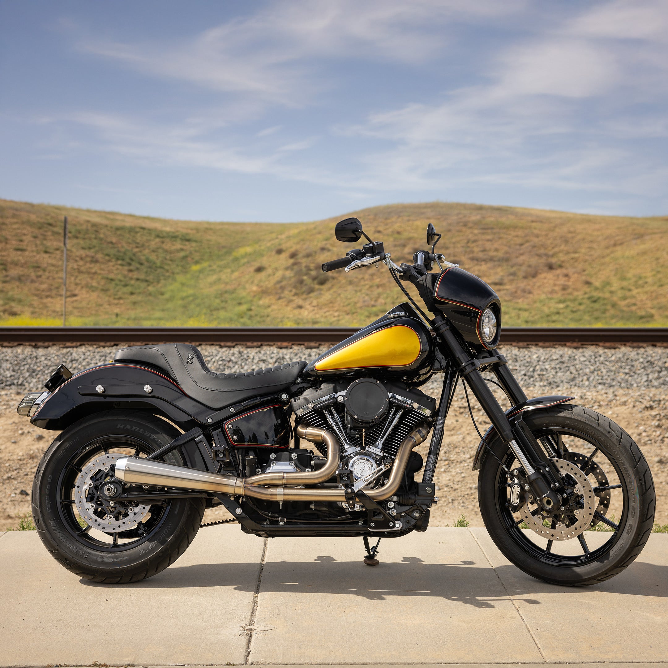 Thrashin Supply® X Saddlemen® Step-Up™ Seat For Harley-Davidson
