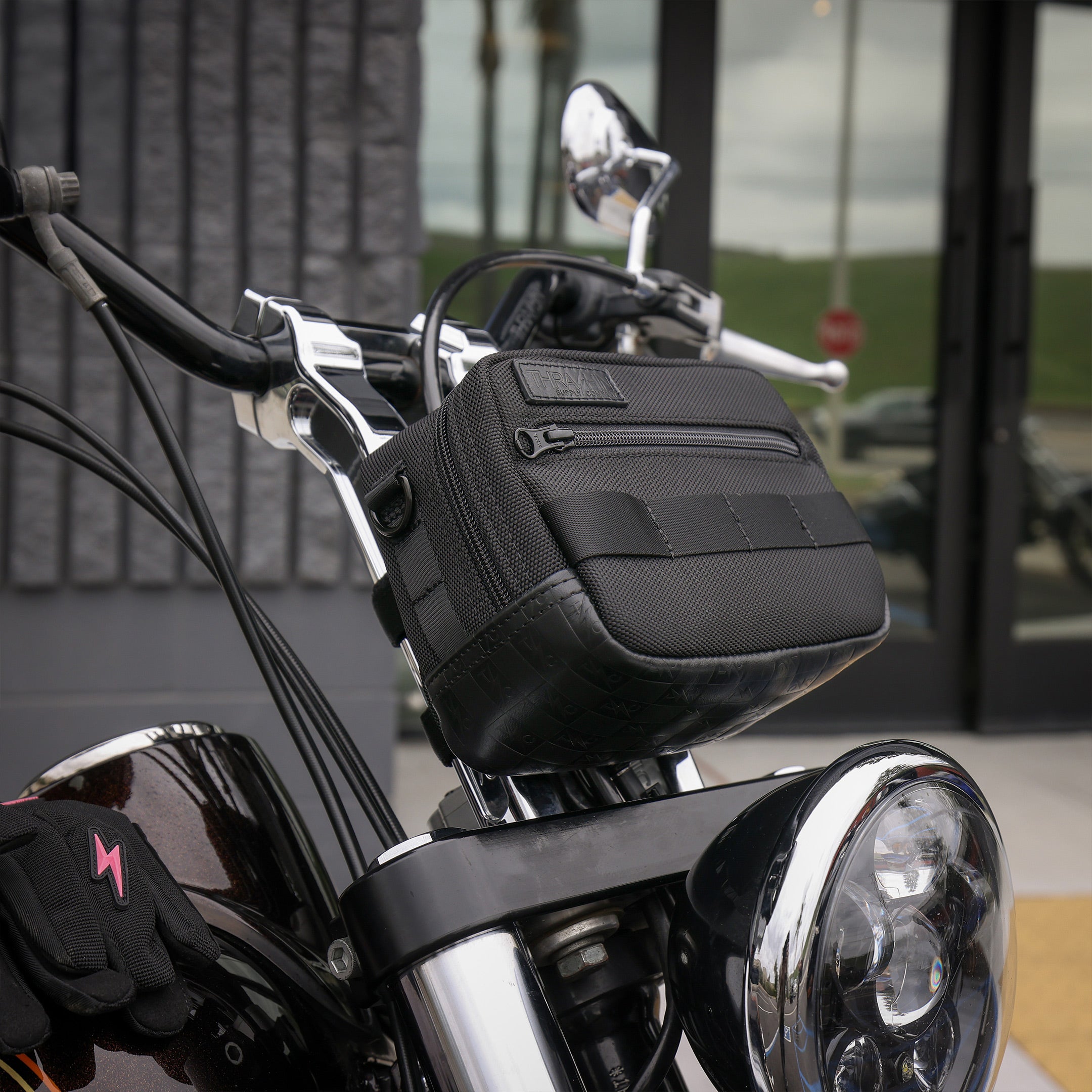 THRASHIN SUPPLY ハンドルバーバッグ　クラブスタイル Motorcycle Crossbody HandleBar Bag - Black – Thrashin Supply