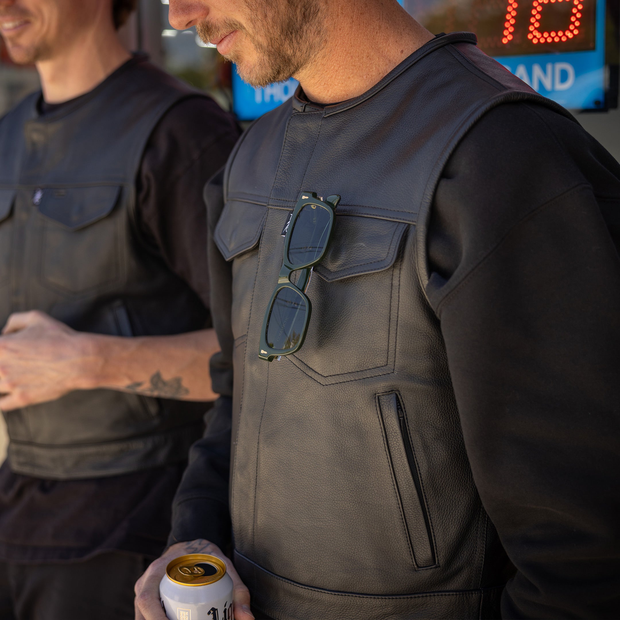 noVe Thrashin Supply ベスト Thrashin Supply® Encinal Leather Riding Vest | Shorty