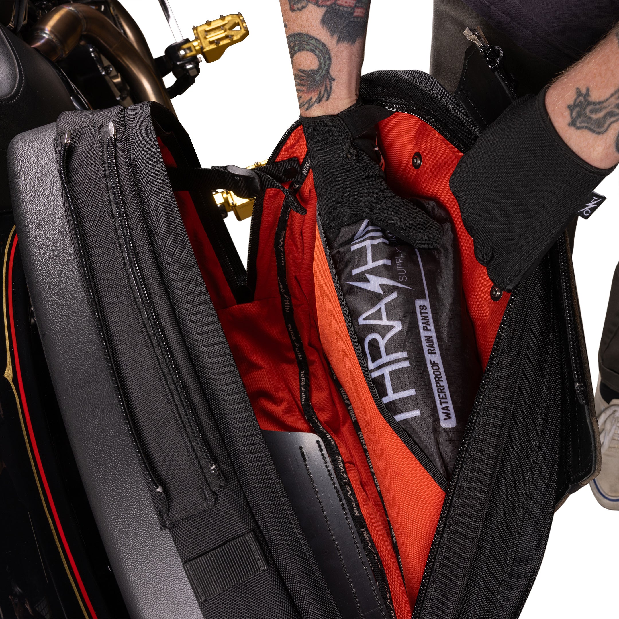THRASHIN SUPPLY® | QUICK RELEASE SPORT SADDLEBAGS - BLACK
