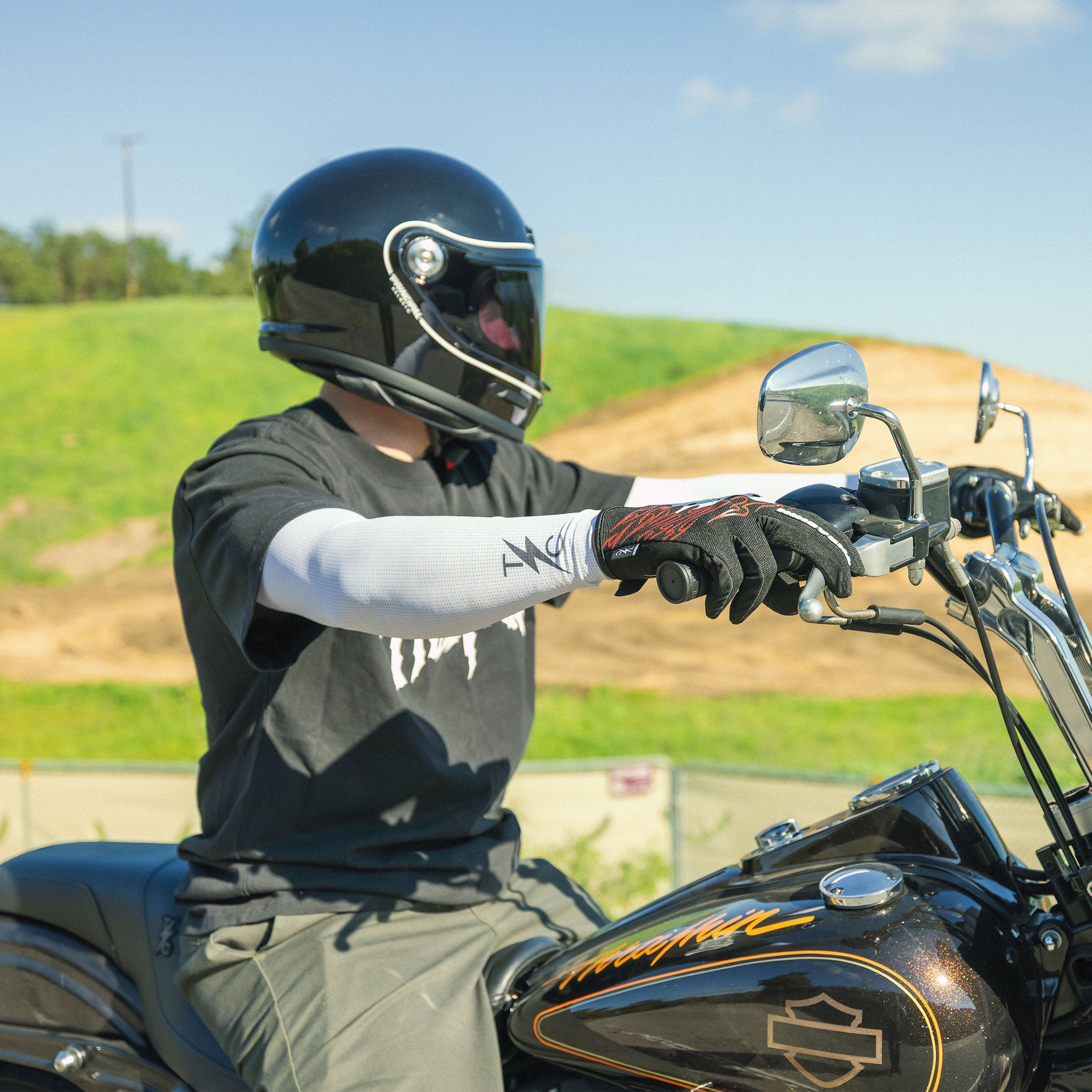 THRASHIN SUPPLY® UV Arm Sleeves | Black – Thrashin Supply