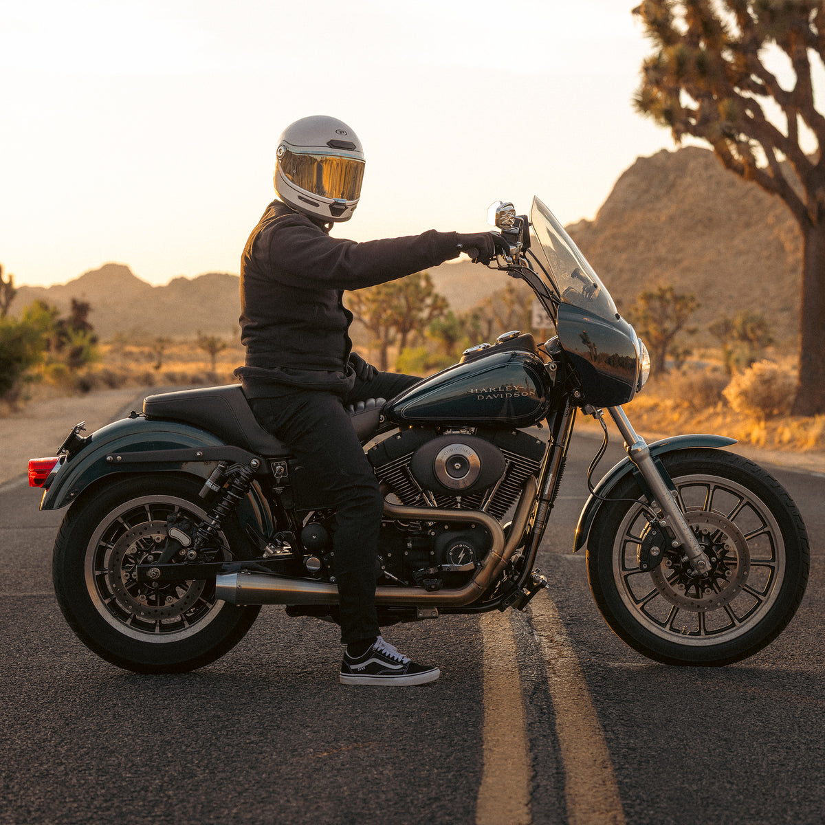 club style motorcycle helmet German Helmet, DOT Retro Leather Motorcycle Half approved full face motorcycle helmet in the Captain America Stealth graphic design Thousand Chapter MIPS Helmet Club