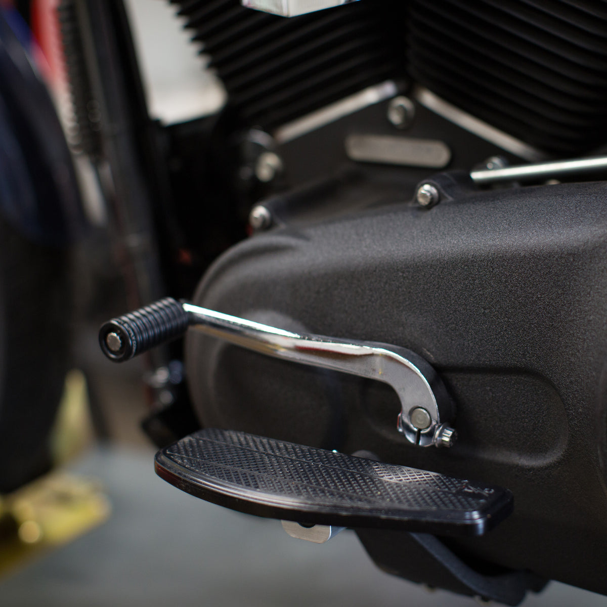 Adjustable Black Footboards For Harley-Davidson - Driver & Passenger Set With Rubber Pads