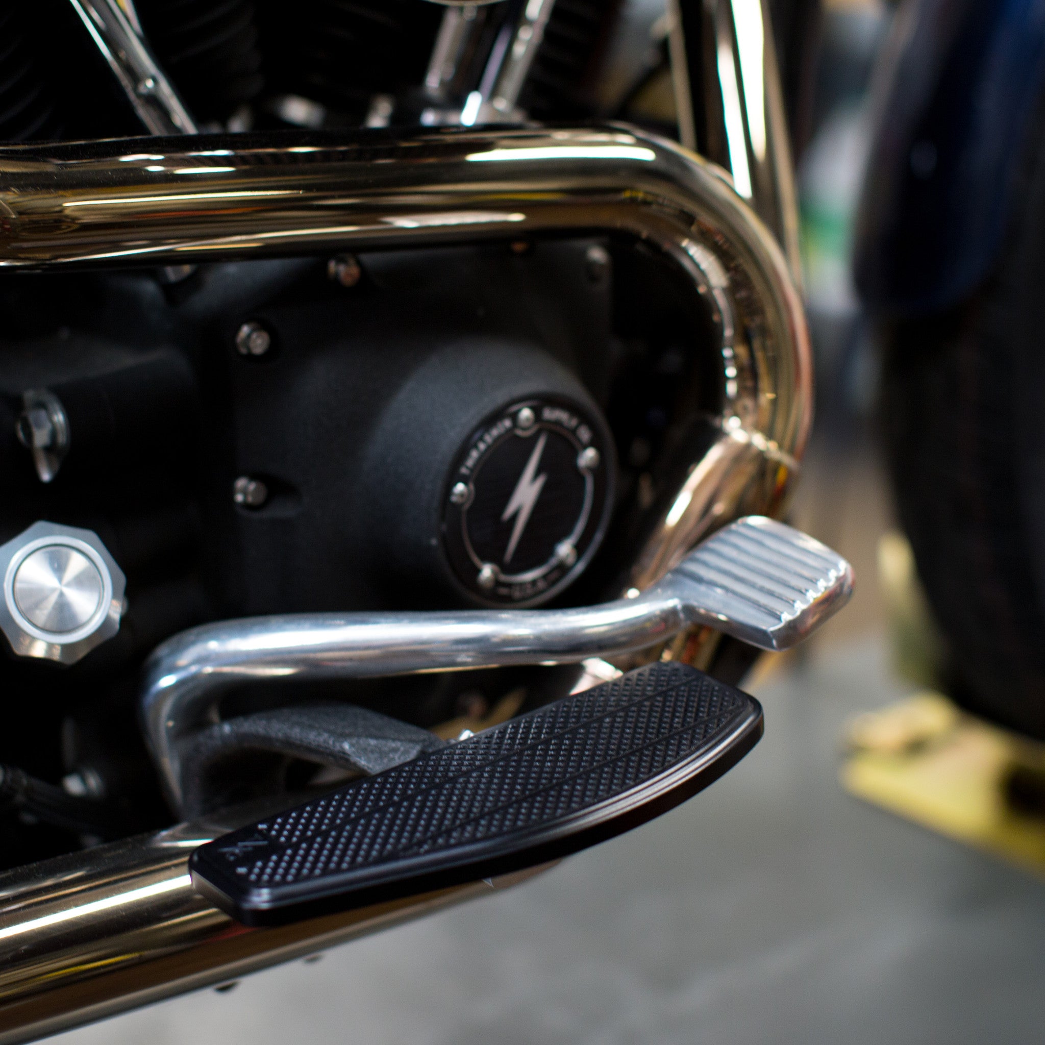 Thrashin® Mini Floorboards | Dyna, Sportster, FXR, Softail - Black