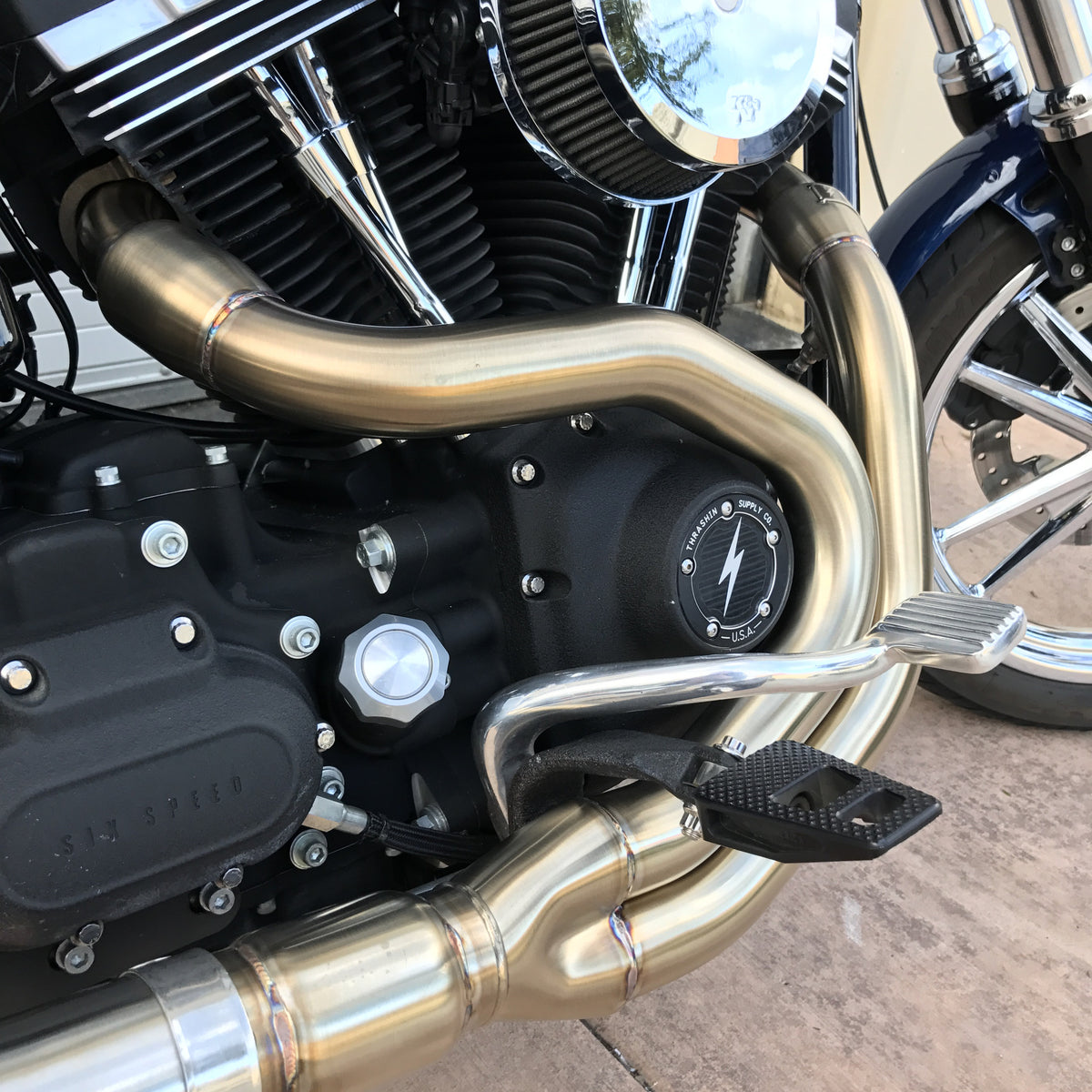 THRASHIN Anti-Reversion Dual Exhaust System - M8 Softail – Blood